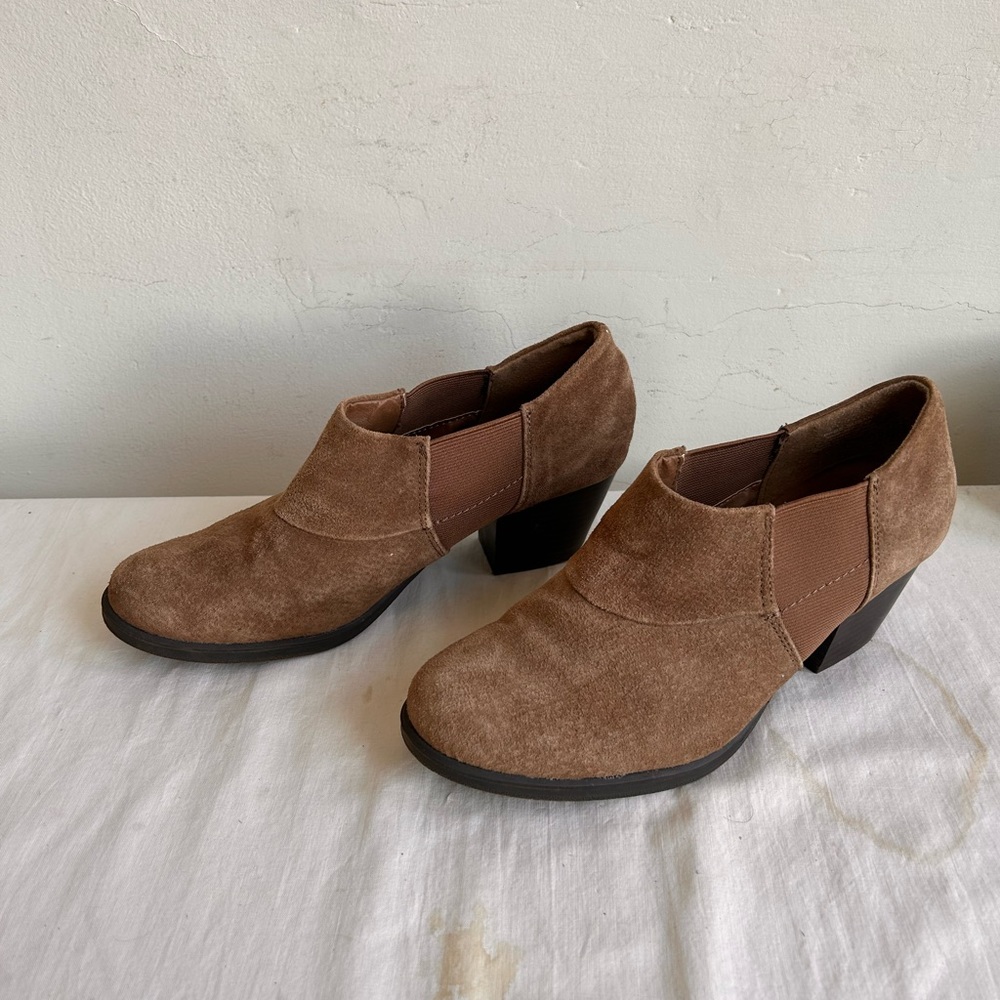 GH Bass & Co Fawn Suede Booties